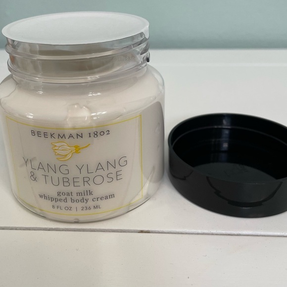 Beekman 1892 body cream ylang ylang & tuberose 8.0 fl oz - Picture 4 of 6
